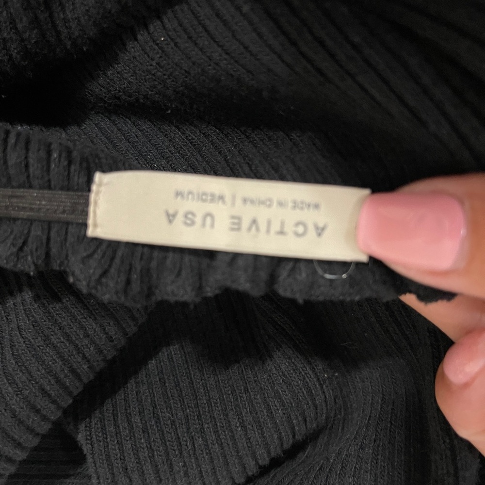 🌟 - Active USA Black Ribbed Button Front Mini M - Picture 3 of 4